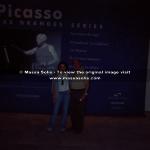 Con su hija Ana Isabel visitando la exposición de Picasso (Madrid, 2001)