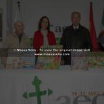 Massa Solís and the president of Spanish Association Against Cancer (AECC) in the head office of Cáceres